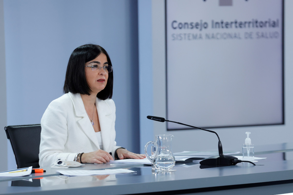 La ministra de Sanidad, Carolina Darías, durante la rueda de prensa ofrecida tras la reunión del Consejo Interterritorial de este miércoles en el Palacio de la Moncloa. 